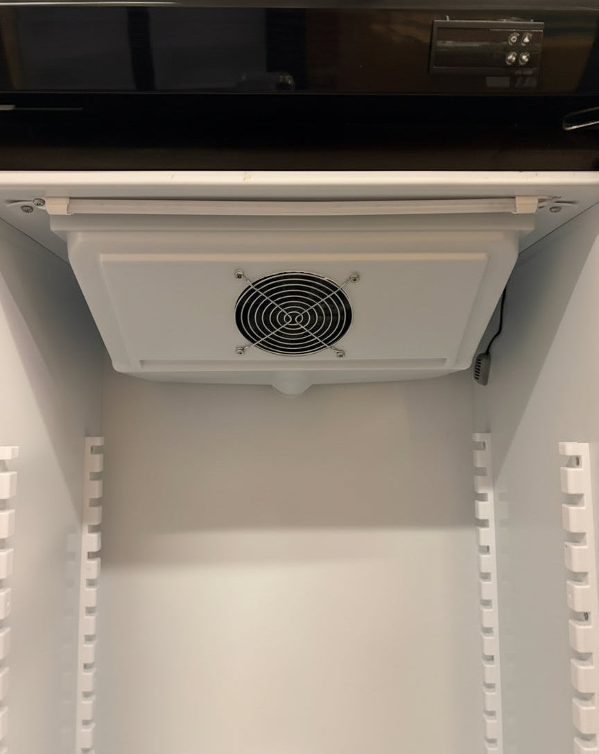 Frigo à boisson 260 litres froid ventilé affichage digital.